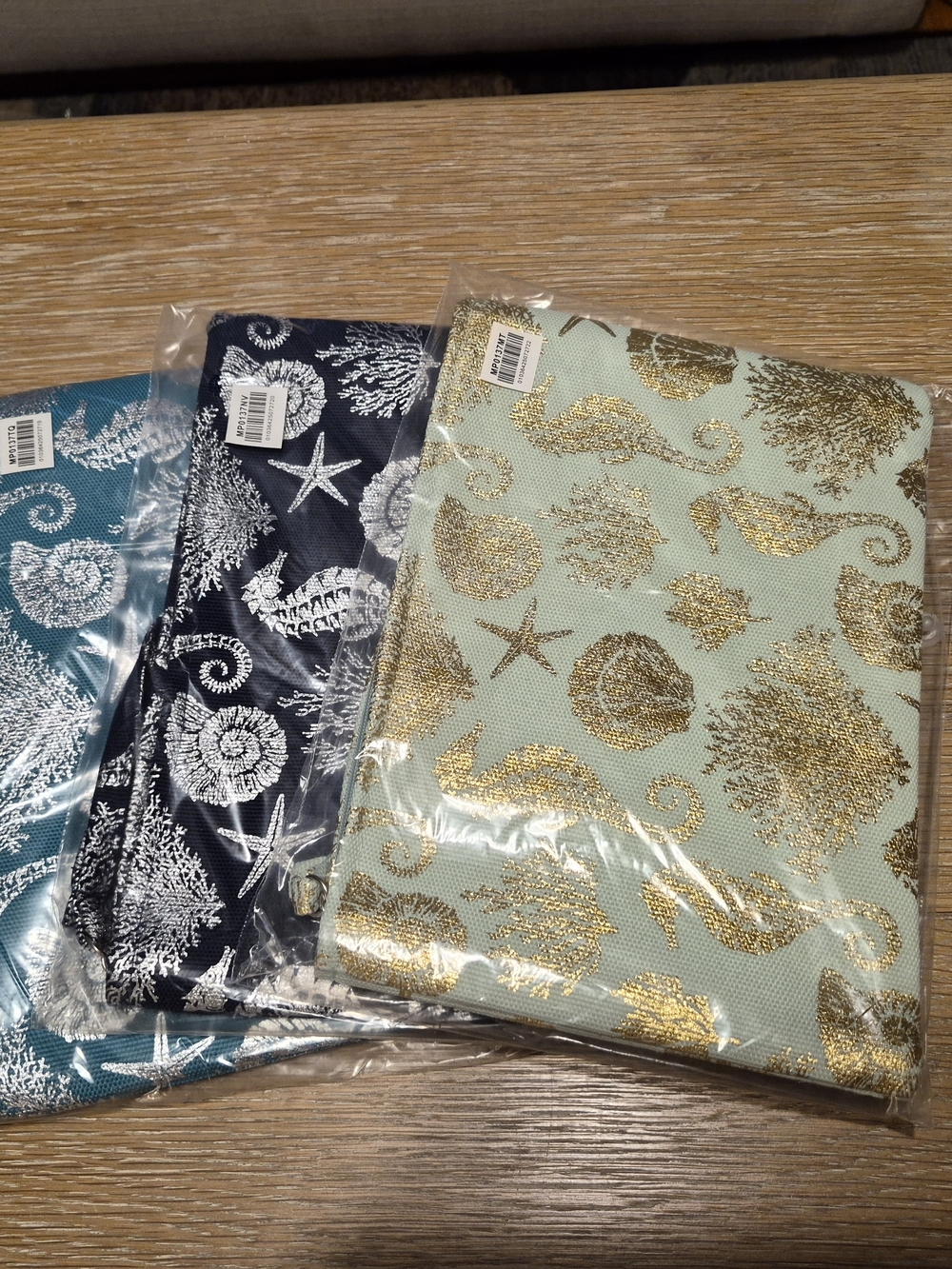 Gold Seashell Print Cosmetic Pouch in Mint